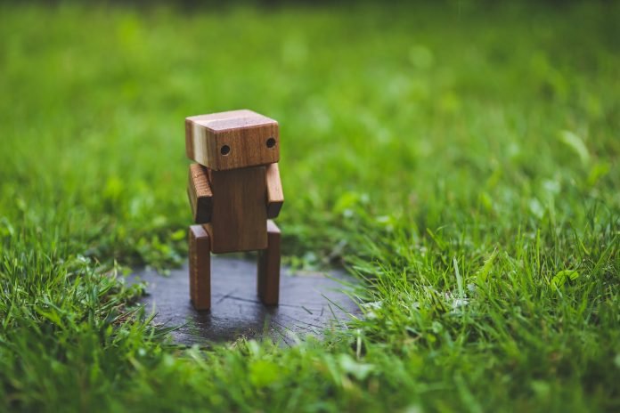 grass-lawn-green-wooden-6069 wooden robot